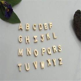 Peach Heart Shaped Letter Necklace Clavicle Chain Necklace (Color: Golden N)